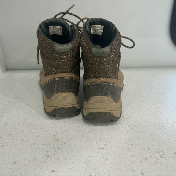 Ahnu hiking boots! - Picture 4 of 4